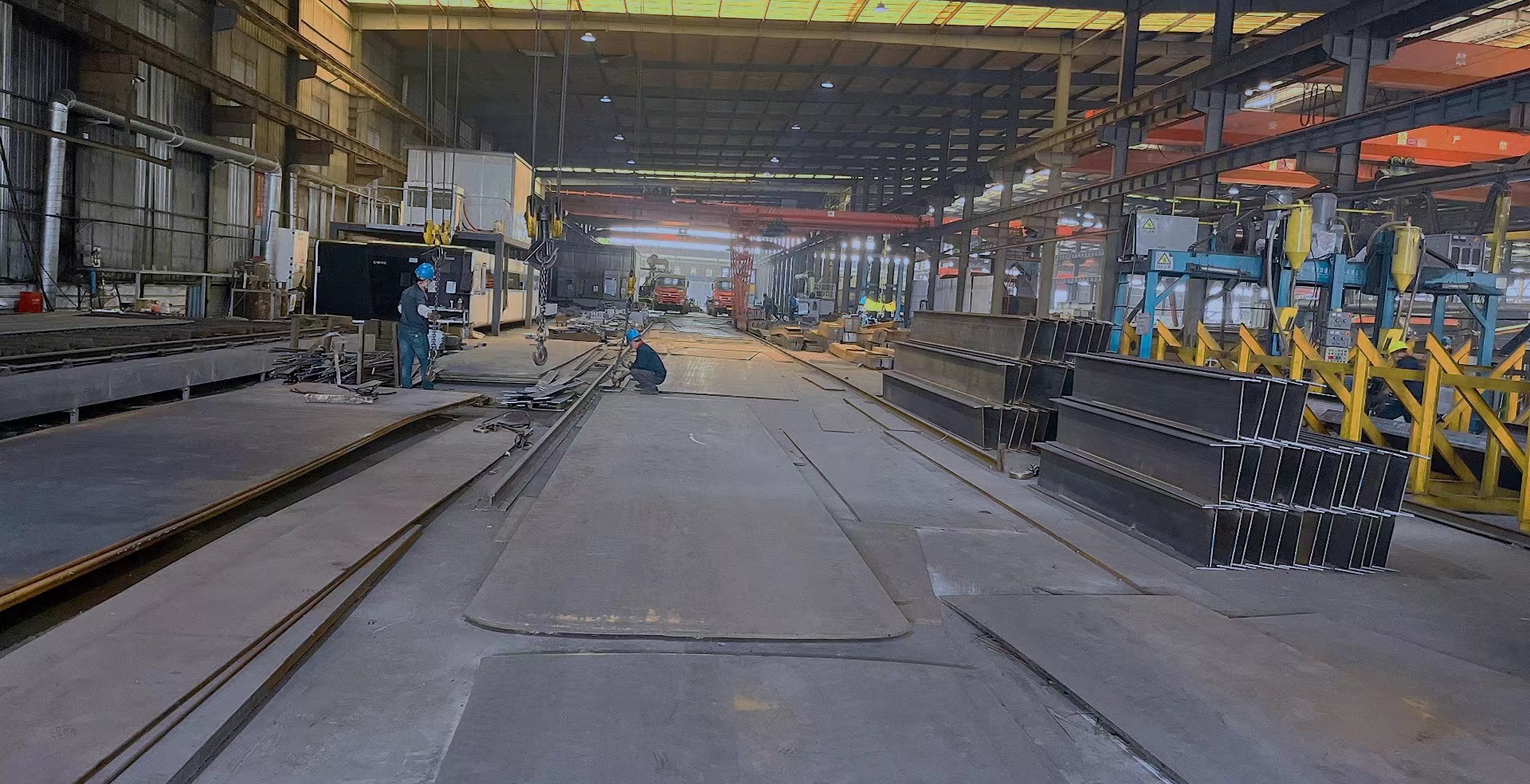 鋼構件加工車間